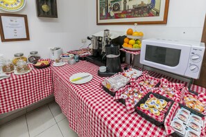 Free daily continental breakfast - Terra Mia Affittacamere (Melilli)