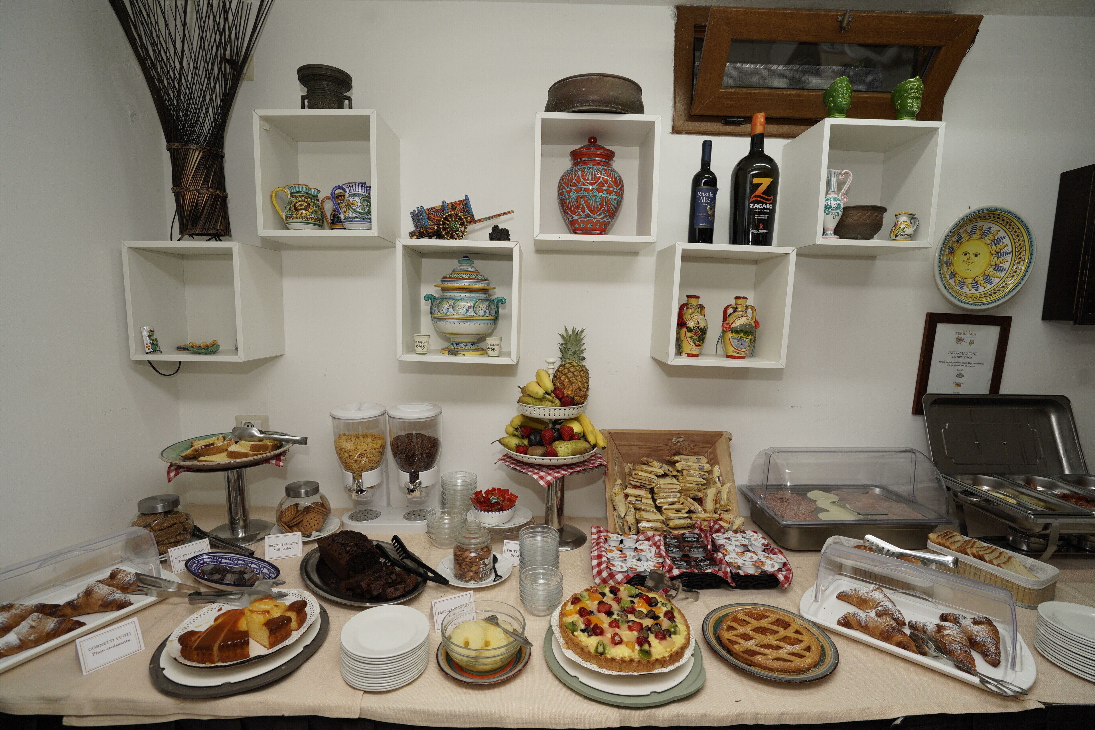 Free daily continental breakfast