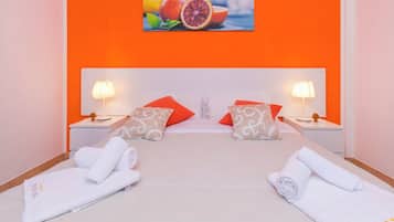 Basic Double or Twin Room (Arancia) | Prémium ágynemű, pehelypaplan, széf a szobában és íróasztal