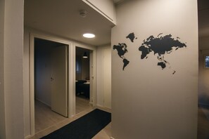 Two Bedroom Apartment | 다리미/다리미판, 무료 WiFi, 침대 시트