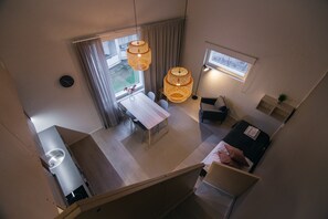 Studio with Loft | Setrika/meja setrika, Wi-Fi gratis, dan seprai linen