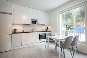 Refrigerador, microondas, horno, placa de cocina