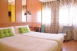 Desk, free WiFi, bed sheets, wheelchair access - Hotel Aros (Casas-Ibanez)