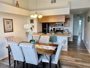 Dining - Grand Laguna 3BR Penthouse near Disney Parks (Kissimmee)