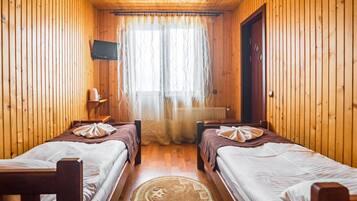 Standard Twin Room, Private Bathroom | Soundproofing, free WiFi