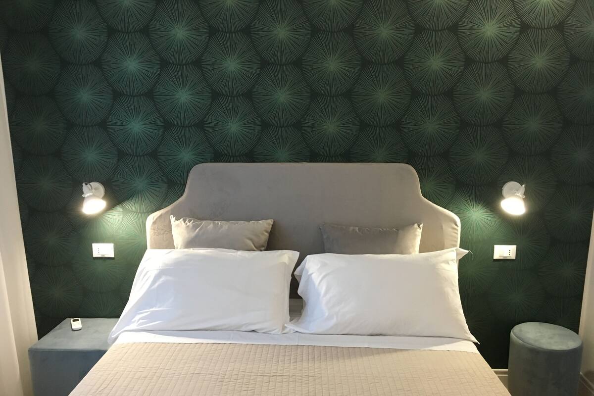 Deluxe Room | Desk, free WiFi, bed sheets