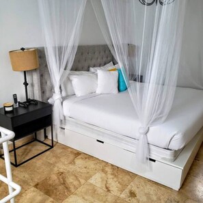 1 bedroom, desk, iron/ironing board, WiFi - KASA Apt #5 Old San · KASA Roof Top 5 1 Bed 1 Bath for 2 Guests AMAZING Views Old San Juan (Old San Juan)