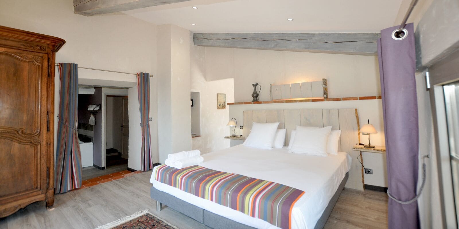 Suite (Collioure) | 1 bedroom, individually decorated, individually furnished, desk