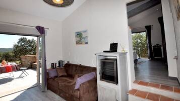 Suite (Collioure) | 1 chambre, décoration personnalisée, ameublement personnalisé, bureau