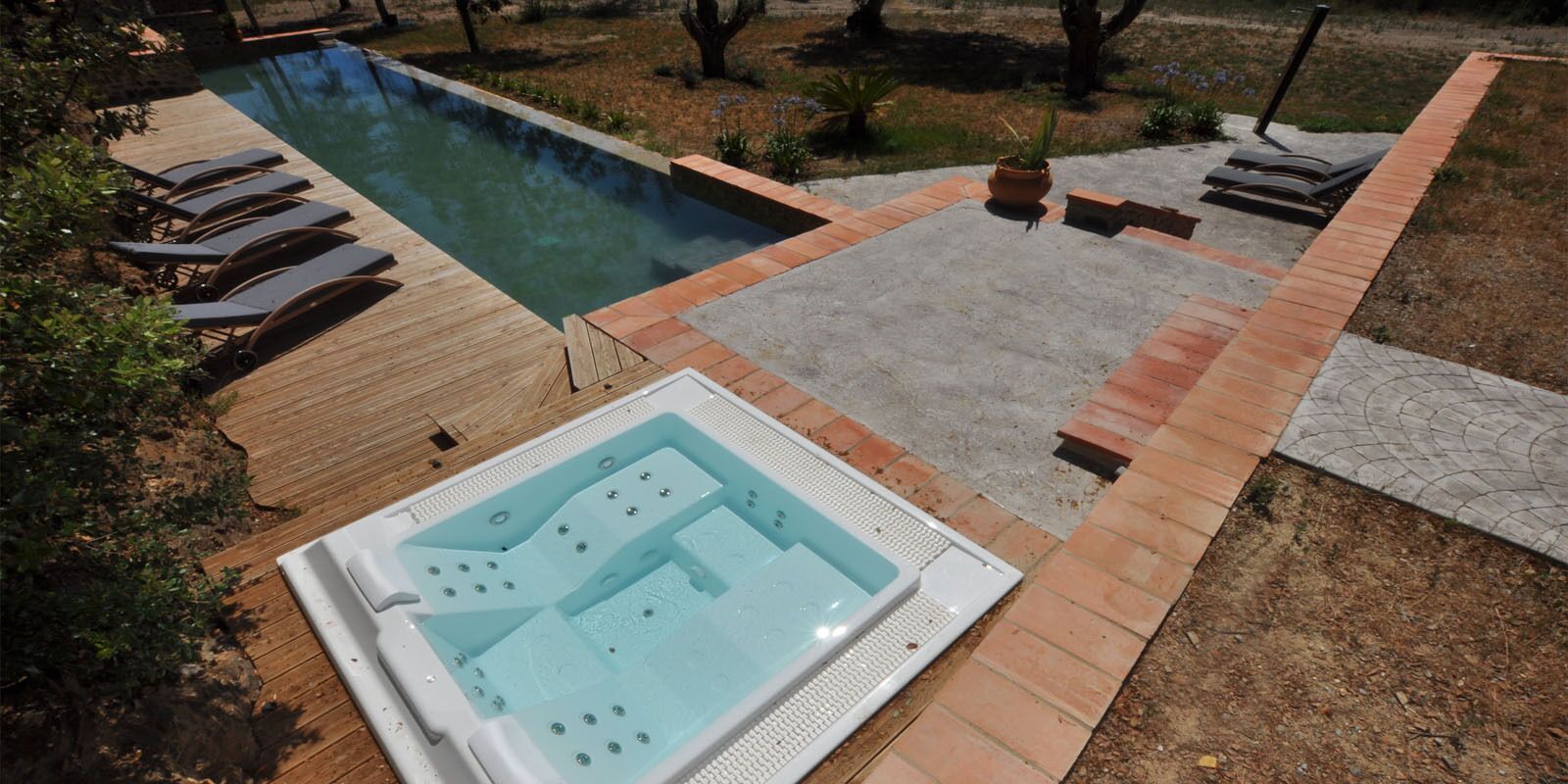 Seasonal outdoor pool