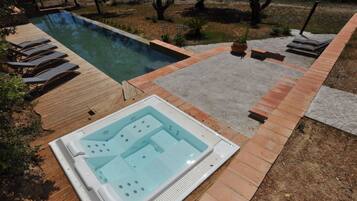 Piscine extérieure (ouverte en saison)