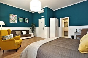 Suite | Minibar, in-room safe, desk, blackout drapes - Romantica Guest House (Rome)