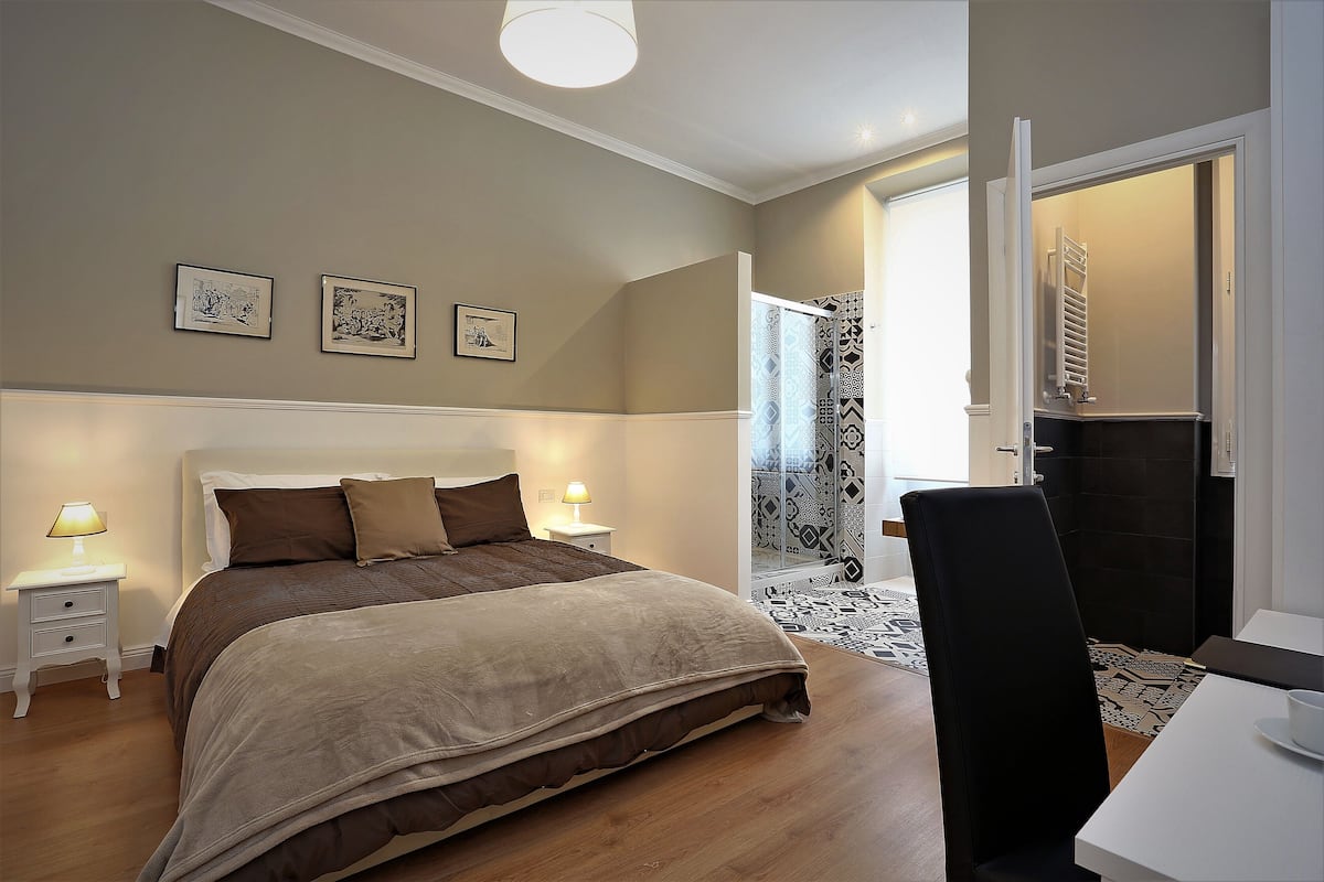 Chambre Double Deluxe | 1 chambre, minibar, coffres-forts dans les chambres, bureau