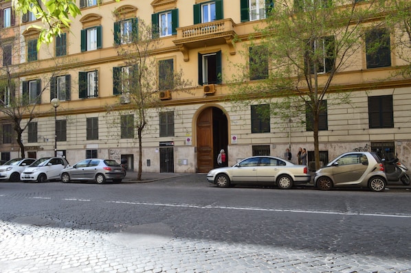 Exterior - Romantica Guest House (Rome)