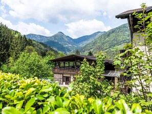 Exterior - Cosy apartment with pool, WIFI, TV, terrace, pets allowed, panoramic view, close to Riva Del Garda (Pieve Di Ledro)