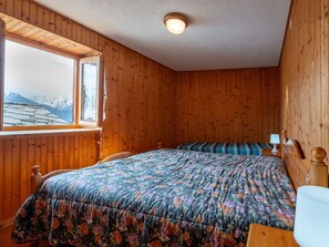 2 室のベッドルーム、アイロン / アイロン台、ベッドシーツ