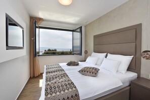 4 bedrooms, iron/ironing board, bed sheets - Beach villa with view in Omis Croatia, Holiday Villa in Croatia on t he Beach with pool (Omis)