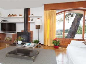 Room - Wonderful private villa for 8 guests with private pool, WIFI, TV, terrace and panoramic view (Tordera)