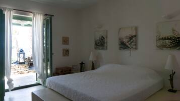 9 bedrooms, iron/ironing board, WiFi, bed sheets