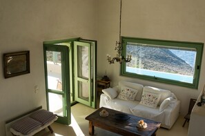 Smart TV, DVD player, books, stereo - Twin Peaks Villas w/Private Pool by JJ Hospitality (Koundouros)