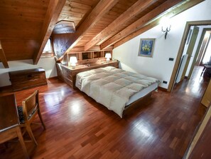 4 quartos, berço de viagem, Wi-Fi de cortesia