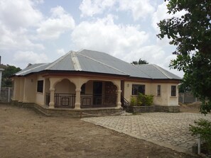 Exterior - Tall Tree Lodge Makeni (Freetown)