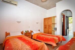 Iron/ironing board, free cots/infant beds, free WiFi, bed sheets - Filia Studios & Apartments (Skiathos)