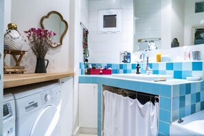 Hair dryer, towels - Magnificent Bright And Atypical Apt With Garden (Paris)