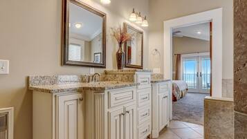 3 chambres, fer et planche Ă repasser, Wi-Fi, draps fournis