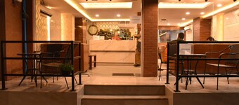 Rose Nana Hotel