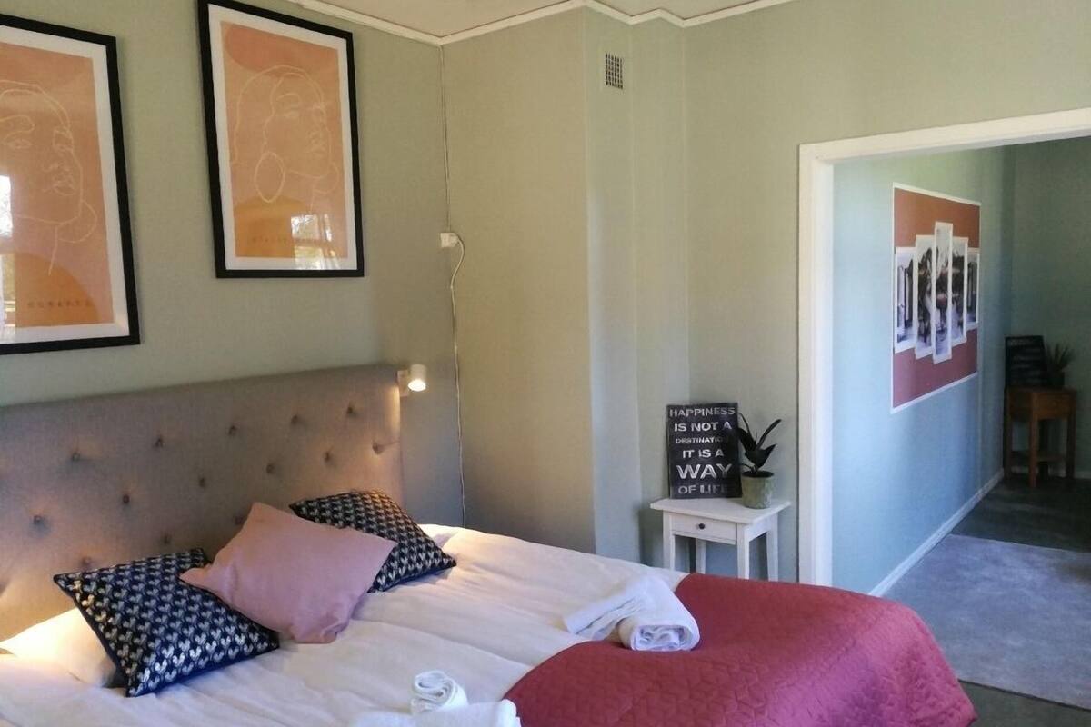 Quadruple Room | Langsir/tirai gelap terus, Wi-fi percuma, dihias secara berasingan 