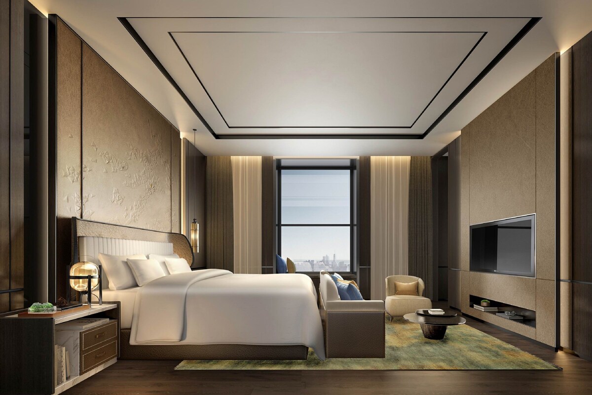 Loft, 1 King Bed, Club Lounge Access (Suite) | Desk, laptop workspace, soundproofing, WiFi