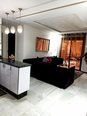 Deluxe Apartment | Living area | Flat-screen TV - Résidence Harmony (Marrakech)
