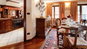 Unclassified image, 2 of 60, button - Maison Paquier in the downtown heart:Jacuzzi, balcony, ski bus close to door (Valtournenche)