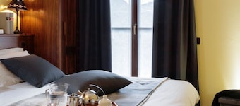 Maison Paquier in the downtown heart:Jacuzzi, balcony, ski bus close to door
