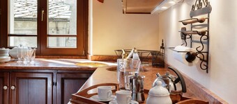Maison Paquier in the downtown heart:Jacuzzi, balcony, ski bus close to door
