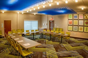 Meeting facility - Holiday Inn Express & Suites Detroit North - Roseville by IHG (Roseville)