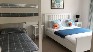 3 bedrooms, iron/ironing board, WiFi, bed sheets