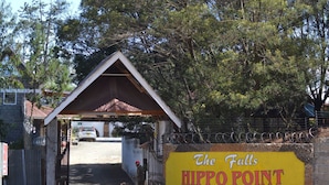 A sign welcoming visitors to The Falls Hippo Point. - Falls Hippo Point Hotel (Nyahururu)