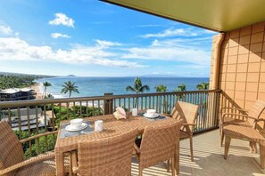Outdoor dining - Maui Oceanfront Condo, Amazing Views, on Sandy Bea (Kihei)