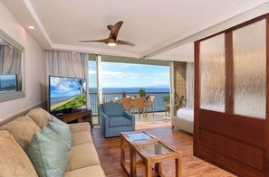 Smart TV, offices - Maui Oceanfront Condo, Amazing Views, on Sandy Bea (Kihei)
