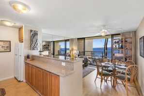 Dining - Sugar Beach 217 Front Row Ocean Views in Beautifully Upgraded Beachfront Condo Home (Kihei)