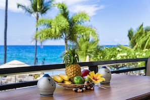Property grounds - Oceanview Condo w/AC, Lanai & Shared Oceanfront Pool - Casa De Emdeko 235 (Kailua Kona)