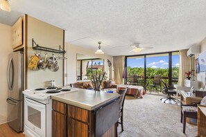 Interior - Maui Vista 3210 Wonderful unit With New Split AC, Low VO and New Paint and Carpet (Kihei)