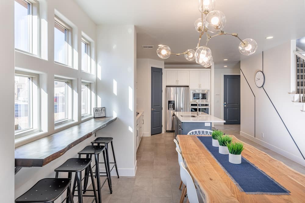 Oasis by the Pool at The Ledges Golf Club *Resort Amenities Included!