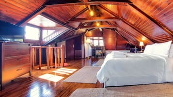 Villa Deluxe, 4 chambres, vue lac | 4 chambres, coffres-forts dans les chambres, ameublement personnalisé