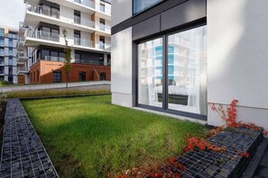 Exterior detail - Rakowicka 20H | White and Blue Apartment | Terrace (Kraków)