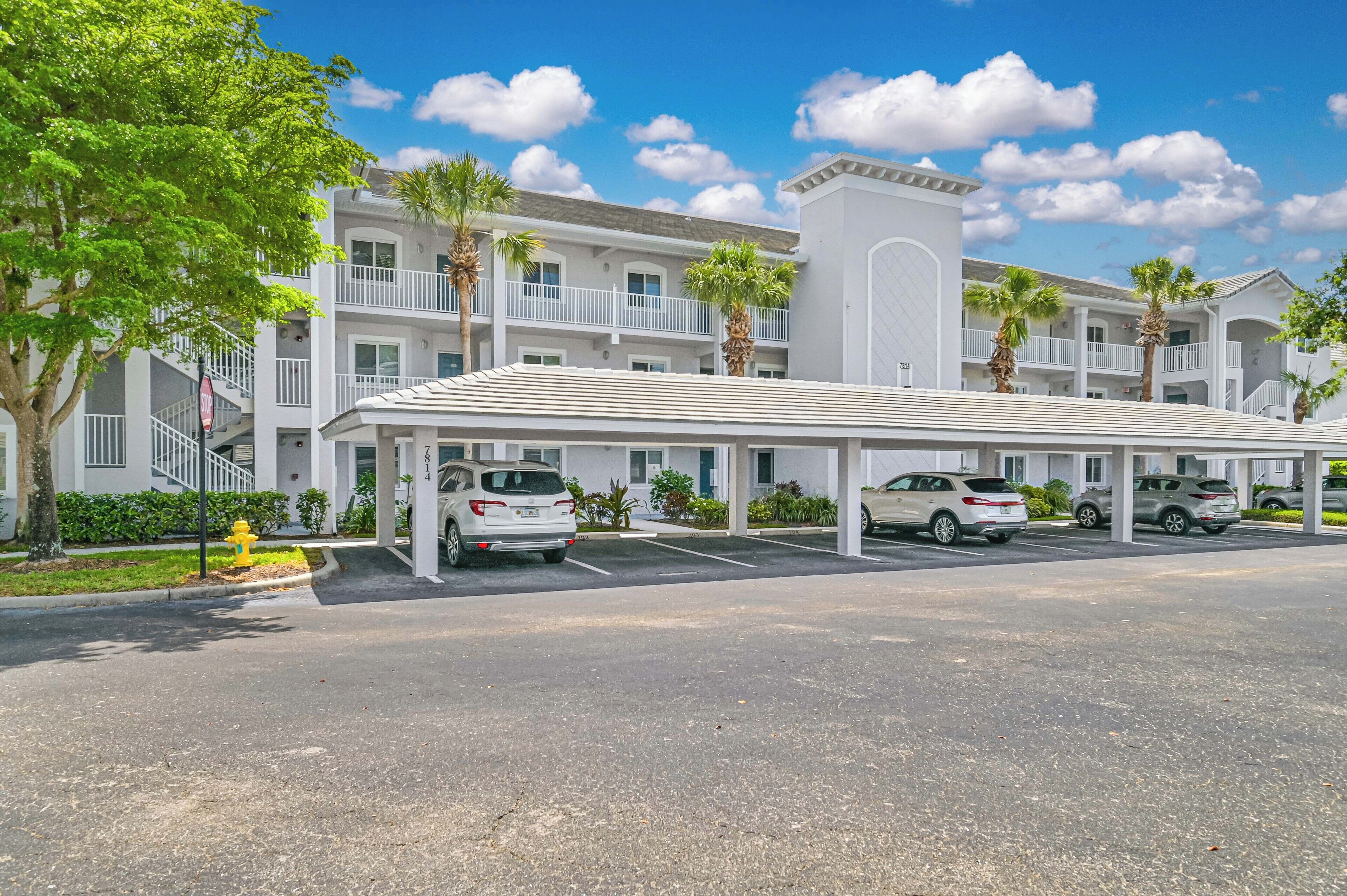 BH302 - The elevator takes you up to this top floor condo with amazing lake view! One assigned covered parking spot included