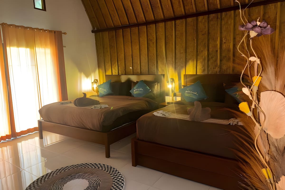 Familie bungalow, meerdere bedden, terras, uitzicht op zwembad | 1 slaapkamer, luxe beddengoed, pillowtop-bedden, een minibar