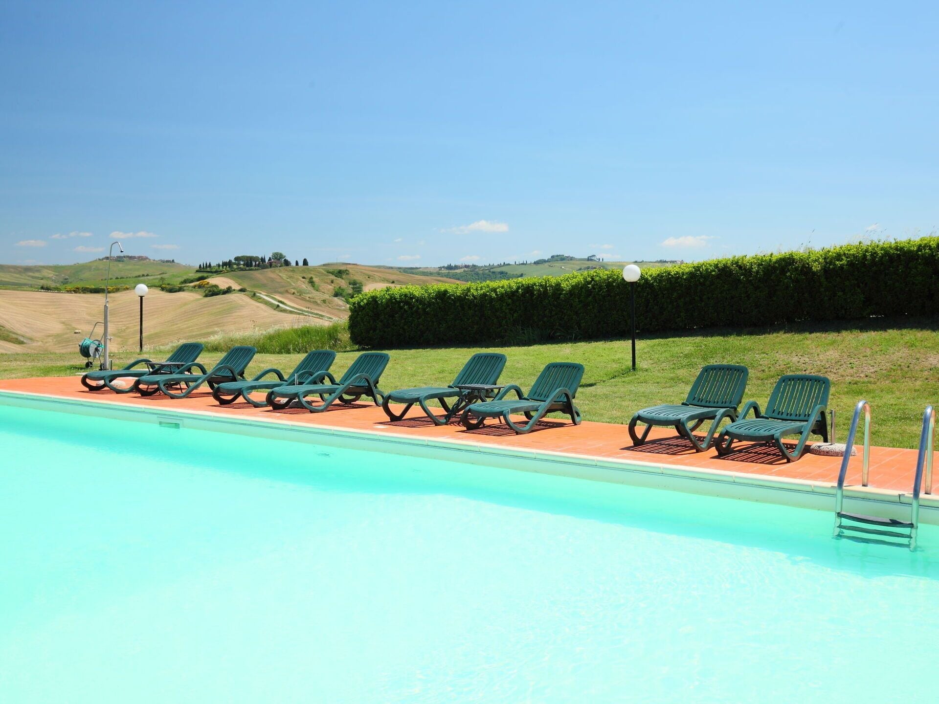 Lovely apartment in villa for 4 people with WIFI, pool, TV, pets allowed and parking, close to S...